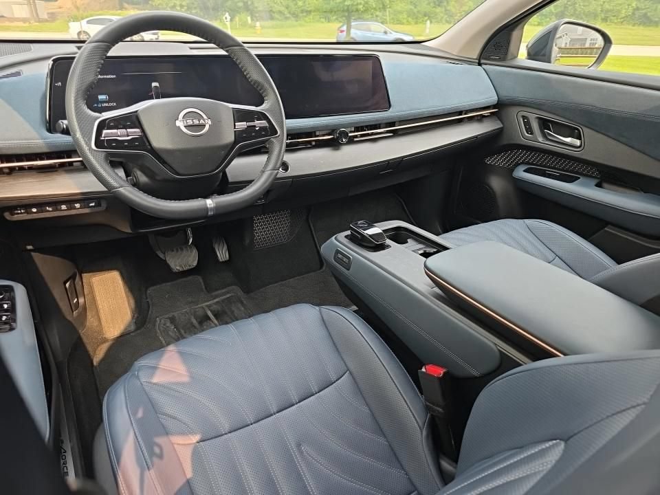 Used 2023 Nissan Ariya AWD/4WD image 11