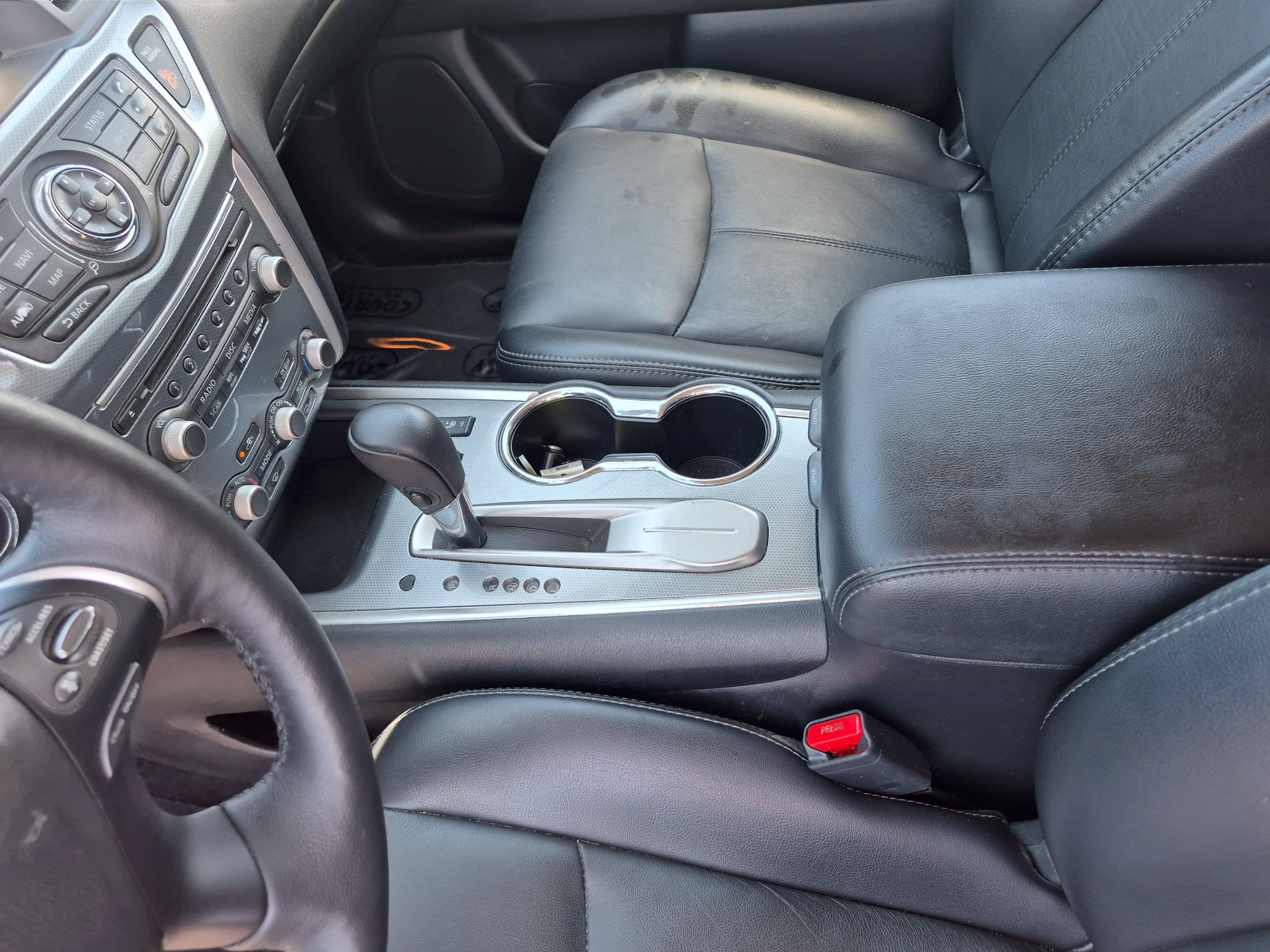 Used 2019 Nissan Pathfinder SL FWD image 23