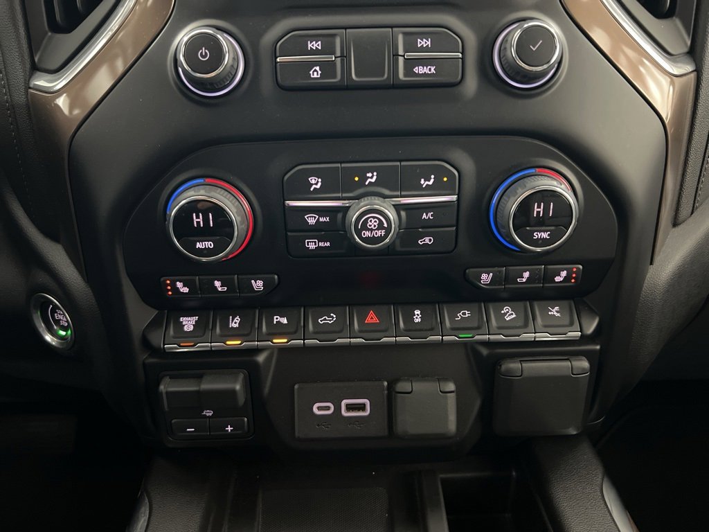 Used 2023 Chevrolet Silverado 2500 High Country w/ Technology Package image 16