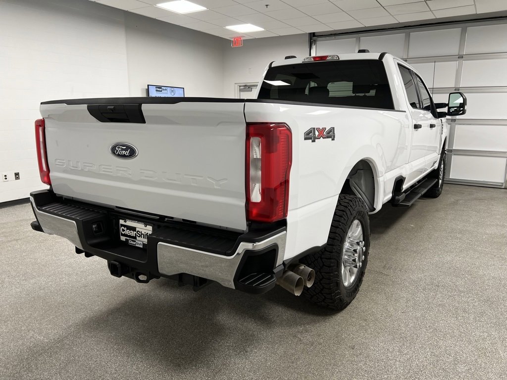 Used 2023 Ford F350 XLT w/ FX4 Off-Road Package image 12
