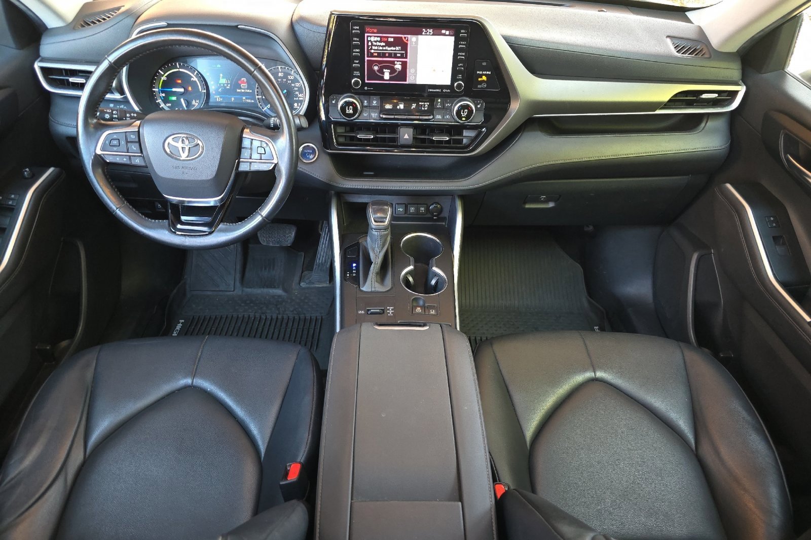 Used 2020 Toyota Highlander XLE image 15