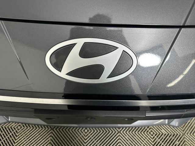 Used 2025 Hyundai Elantra Limited image 9