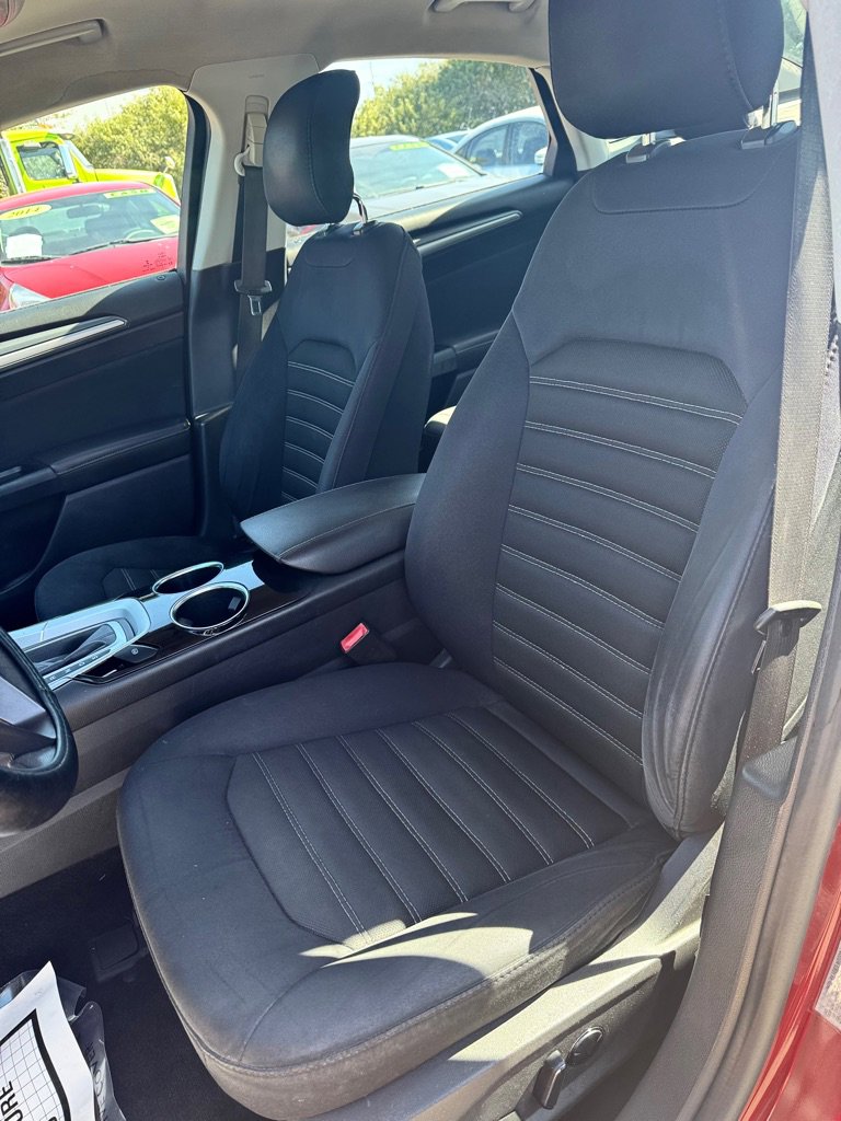 Used 2013 Ford Fusion SE image 8