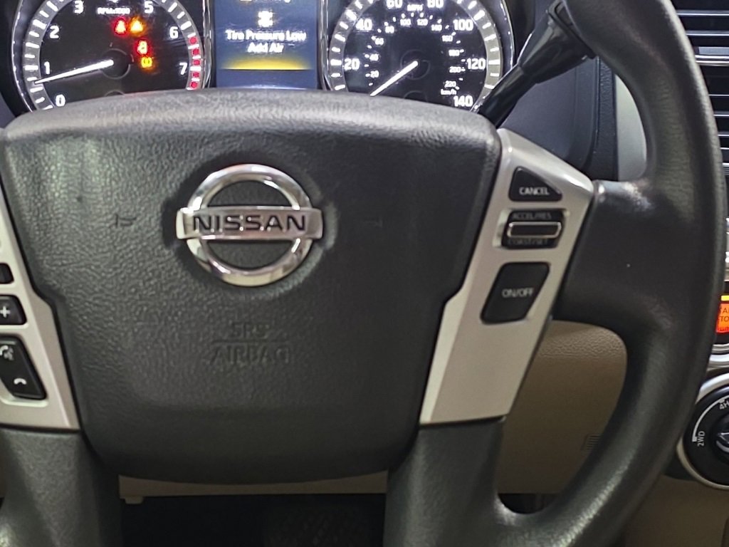 Used 2018 Nissan Titan SV image 17