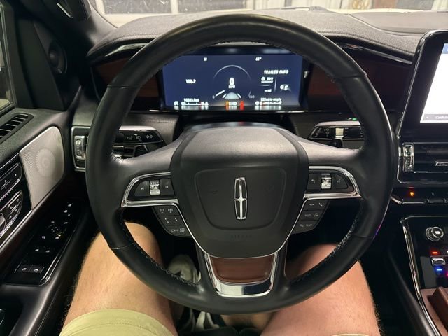 Used 2020 Lincoln Navigator Reserve w/ Equipment Group 208A Reserve AWD/4WD image 11