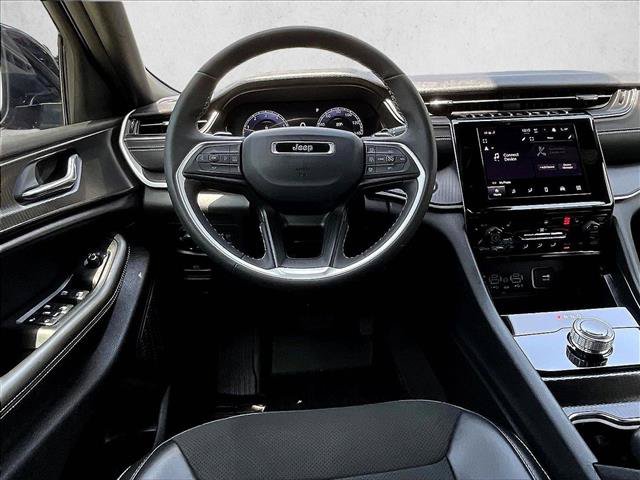Used 2025 Jeep Grand Cherokee L Altitude RWD image 6