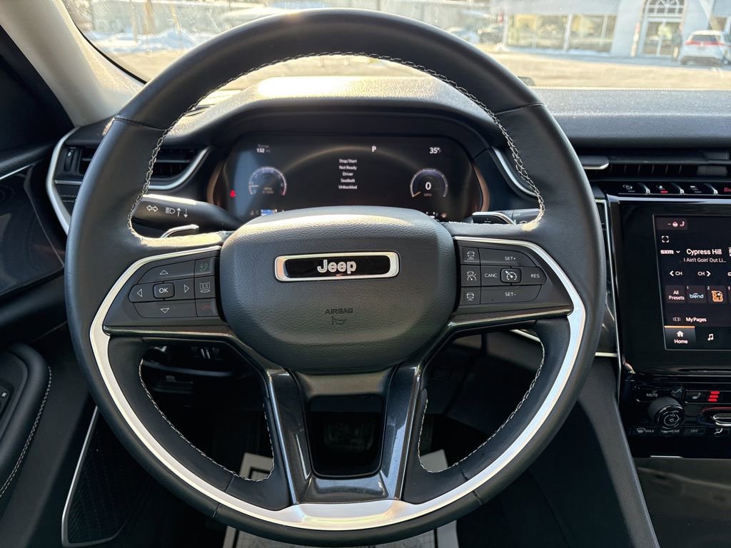 Used 2022 Jeep Grand Cherokee L Laredo w/ Luxury Tech Group I image 12