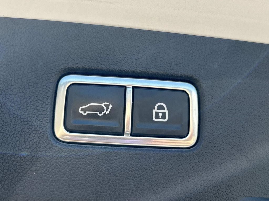 Used 2021 Kia Sorento EX w/ Panoramic Sunroof Package AWD/4WD image 12