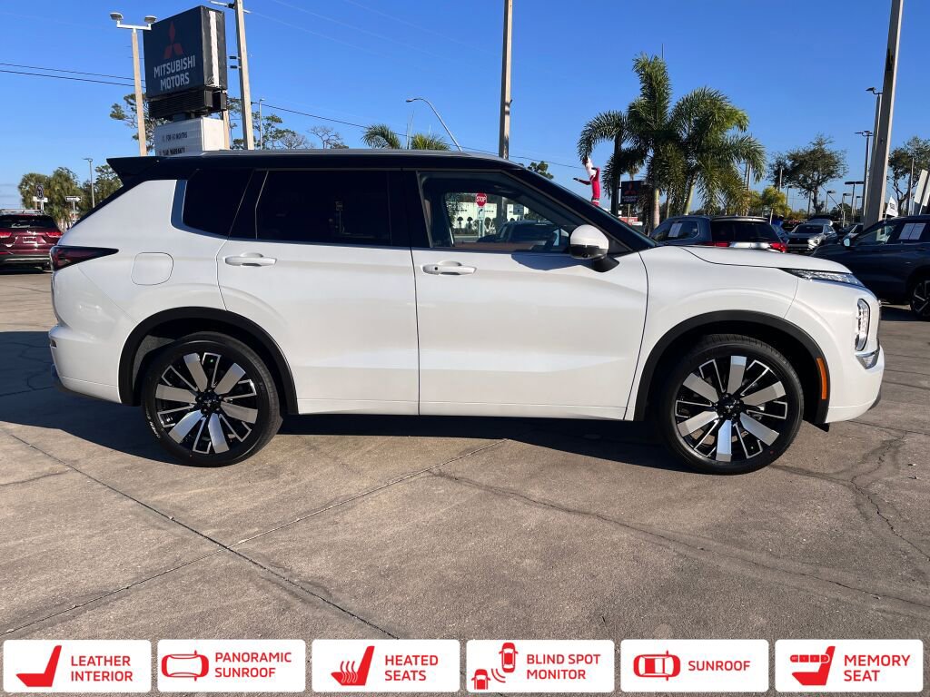 New 2026 Mitsubishi Outlander SEL FWD image 2