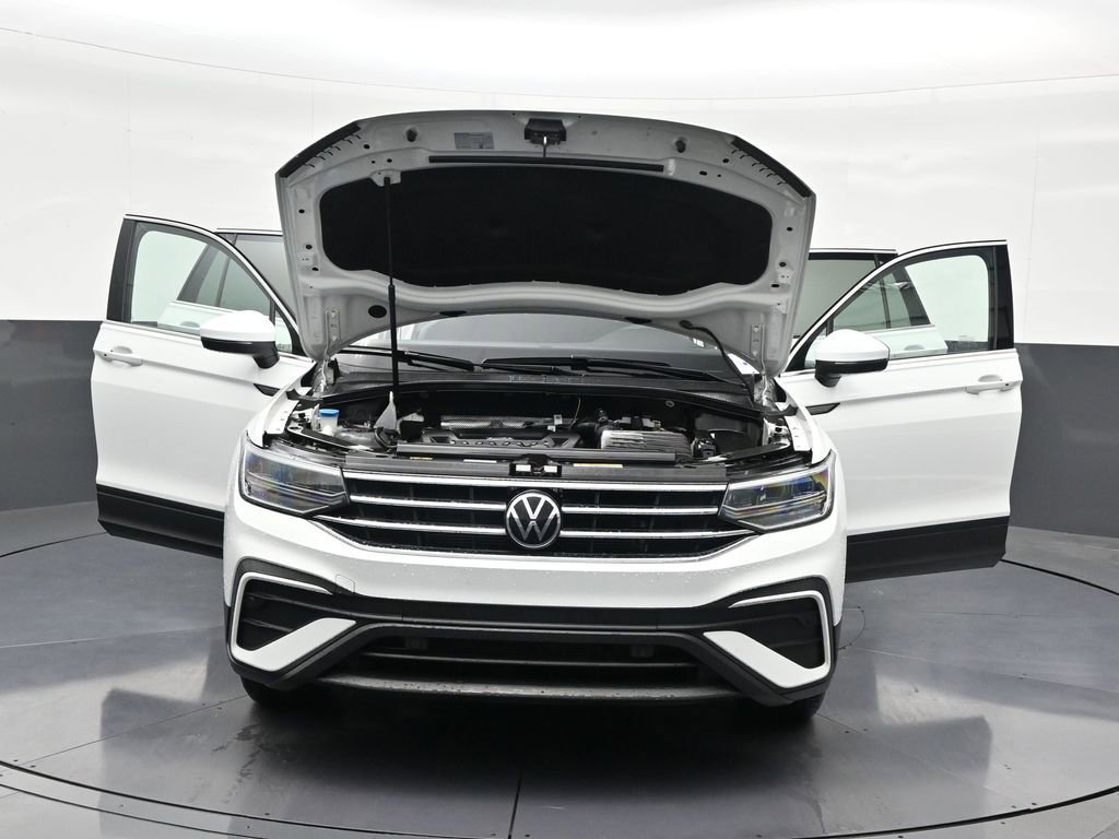 Used 2024 Volkswagen Tiguan SE FWD image 36