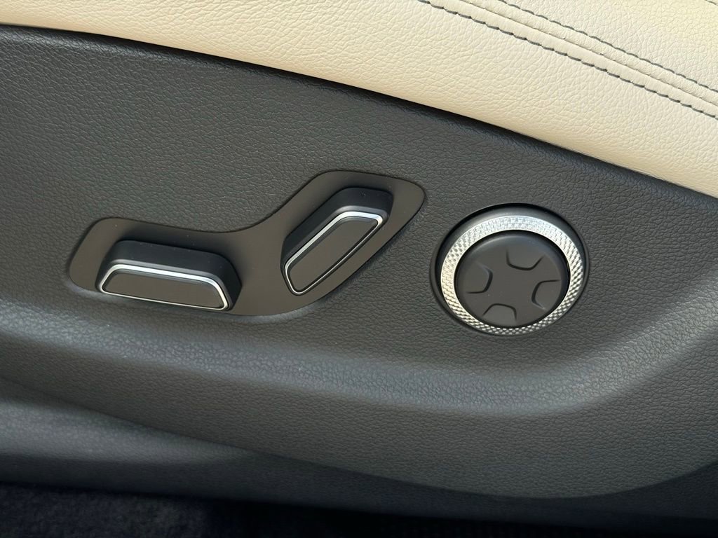 New 2026 Genesis GV70 2.5T Advanced image 28