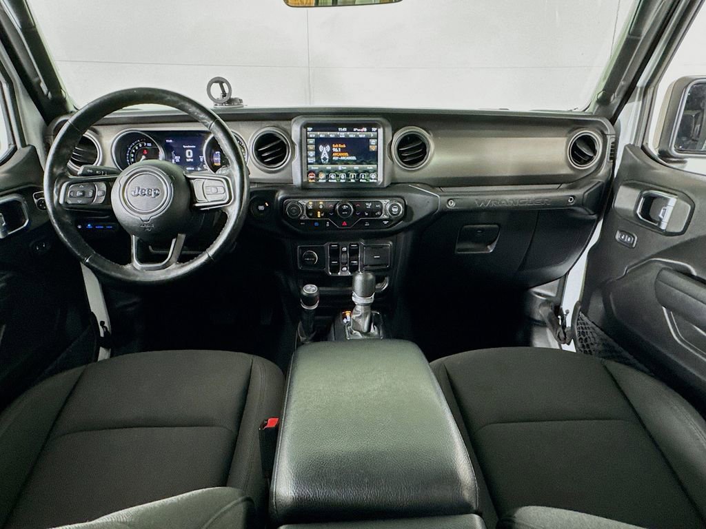 Used 2023 Jeep Wrangler Unlimited w/ Sun & Screen Package image 19