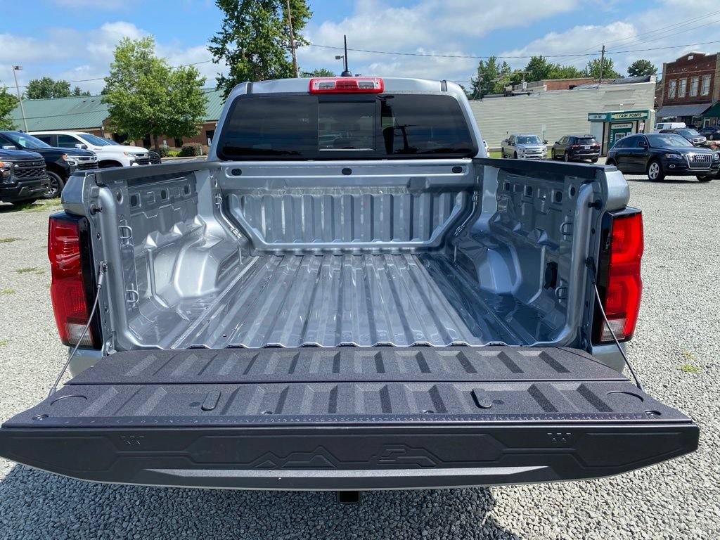 New 2025 Chevrolet Colorado LT w/ LT Convenience Package AWD/4WD image 18
