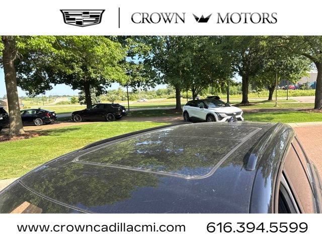New 2027 Cadillac Vistiq Sport w/ LPO, Floor Liner Package AWD/4WD image 7
