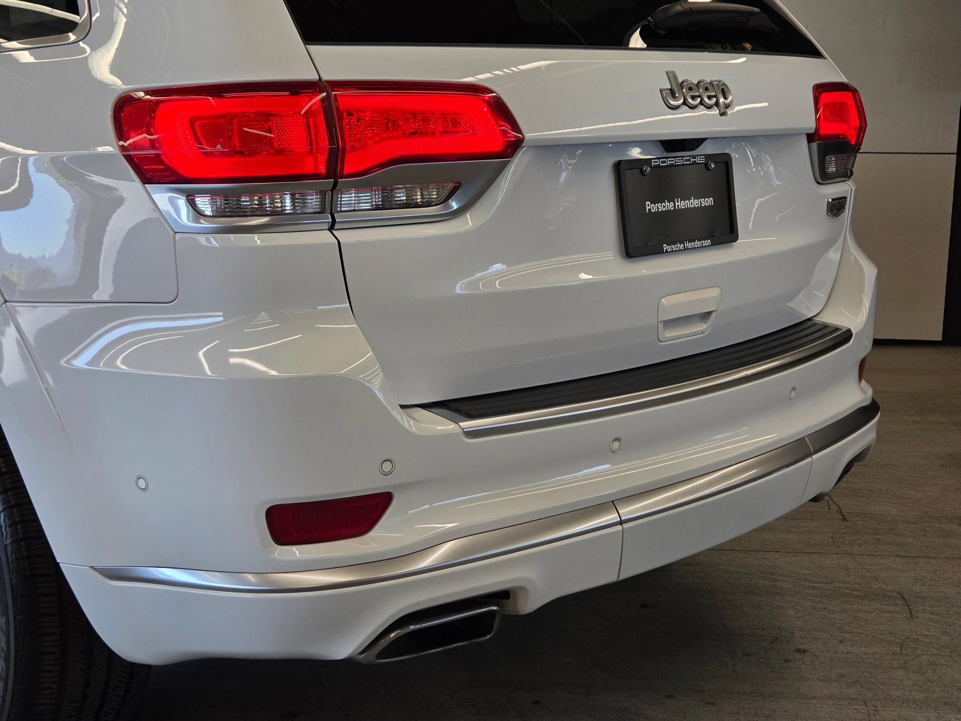 Used 2018 Jeep Grand Cherokee Summit w/ Platinum Series Group RWD image 8