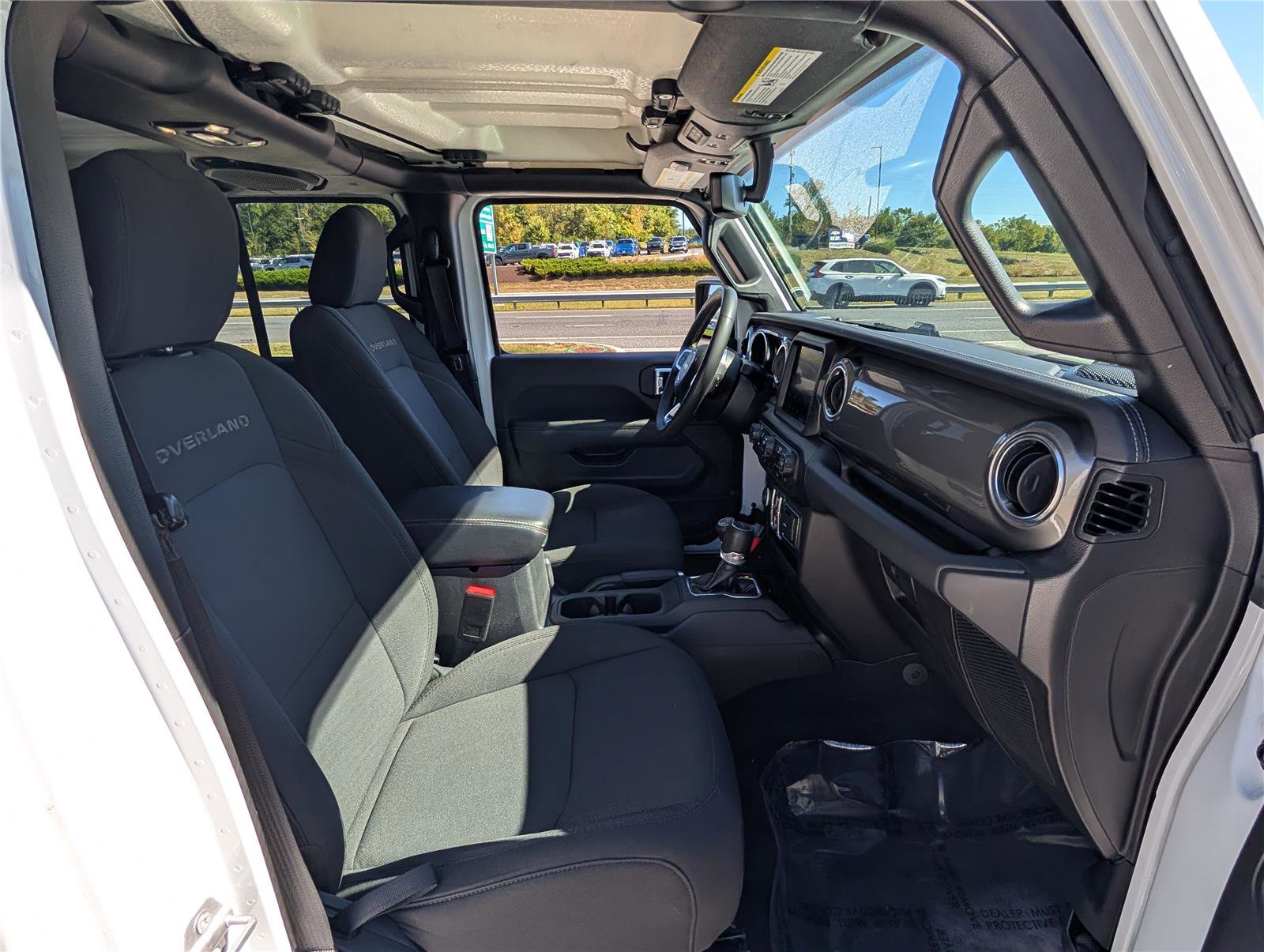 Used 2023 Jeep Gladiator Overland image 10