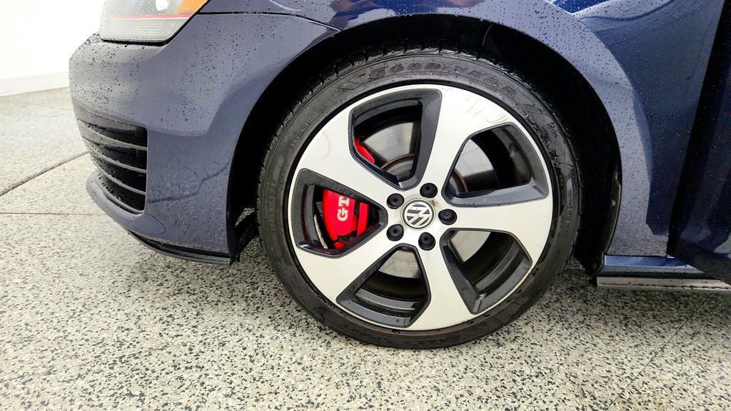 Used 2017 Volkswagen GTI SE FWD image 9