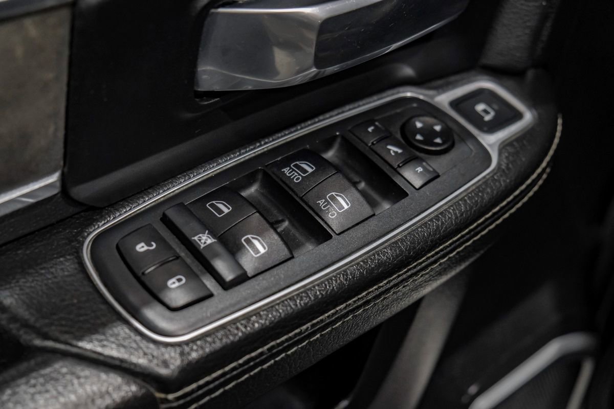 Used 2020 RAM 3500 Laramie w/ Night Edition image 43