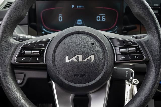 Used 2025 Kia Seltos LX AWD/4WD image 12
