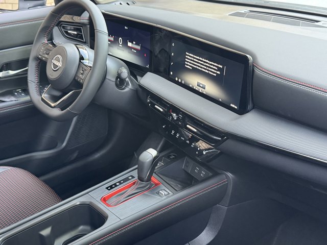 New 2026 Nissan Kicks SR w/ SR Premium Package AWD/4WD image 14