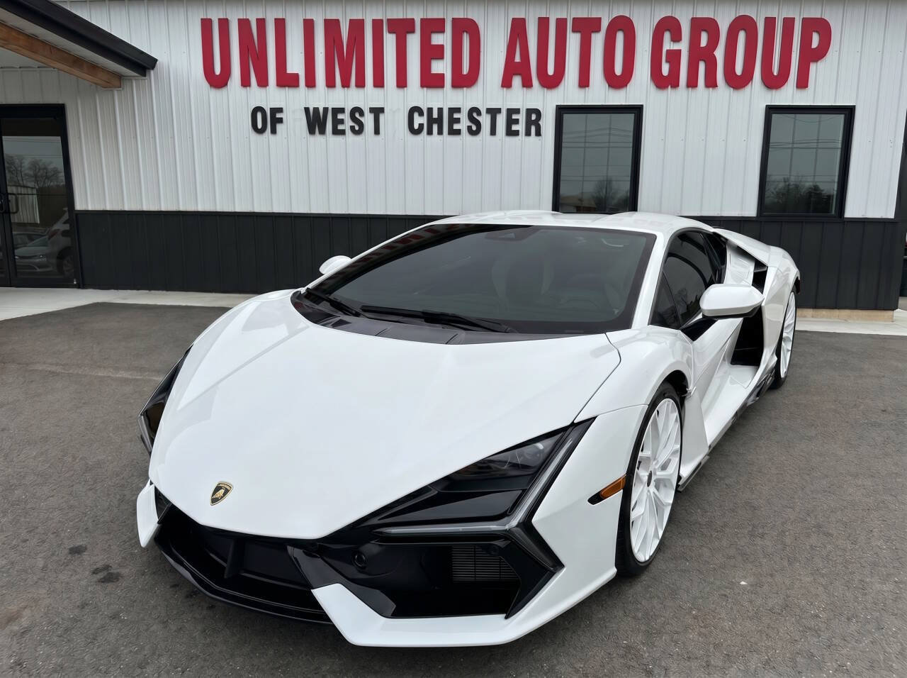 Used 2024 Lamborghini Revuelto AWD/4WD image 1