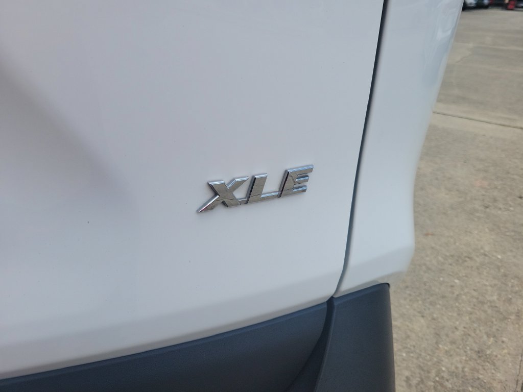 Certified 2025 Toyota RAV4 XLE FWD image 10