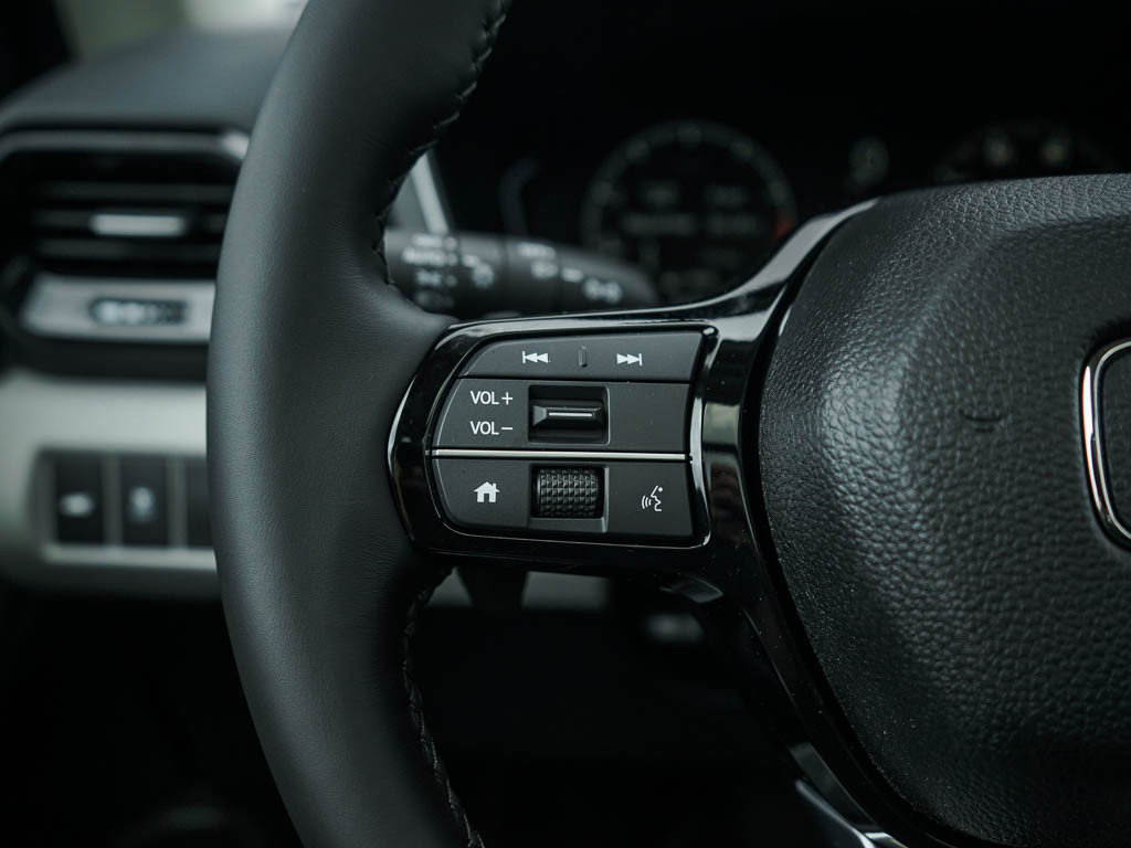 New 2025 Honda Pilot Touring image 22