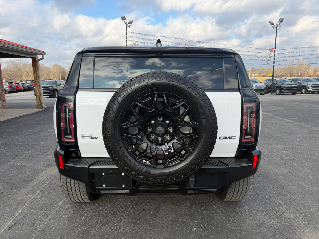 Used 2025 GMC Hummer EV 2X w/ LPO, Cargo Utility Package image 5