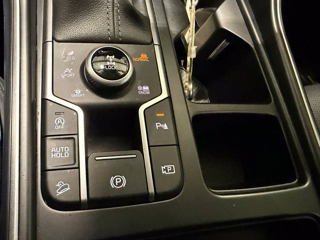 Used 2025 Kia Sorento S AWD/4WD image 5