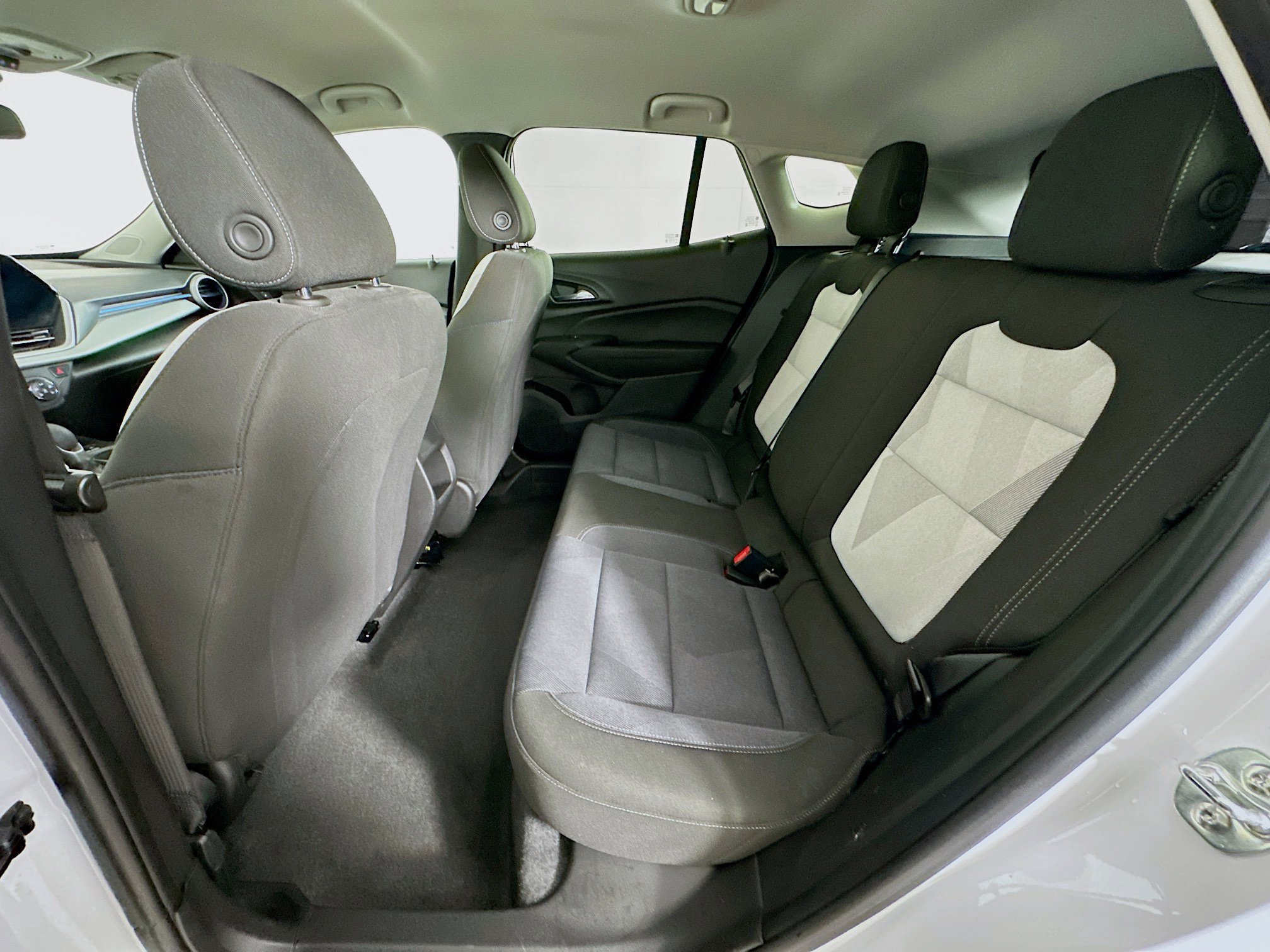 Used 2025 Chevrolet Trax LS image 26