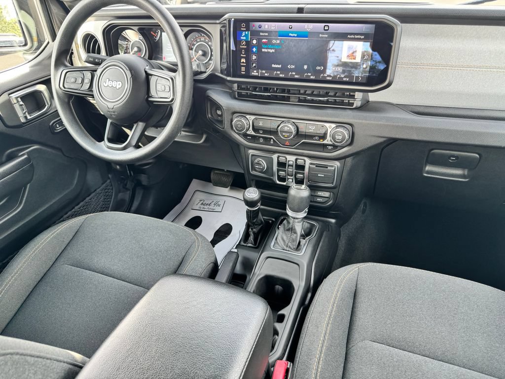 Used 2025 Jeep Wrangler Unlimited Sport AWD/4WD image 12
