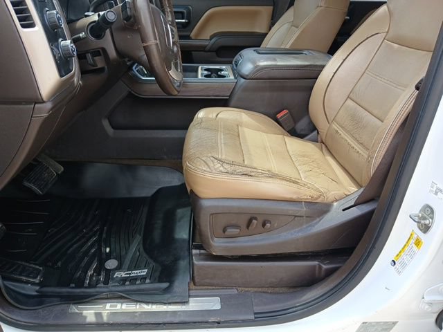 Used 2017 GMC Sierra 2500 Denali w/ Duramax Plus Package AWD/4WD image 38
