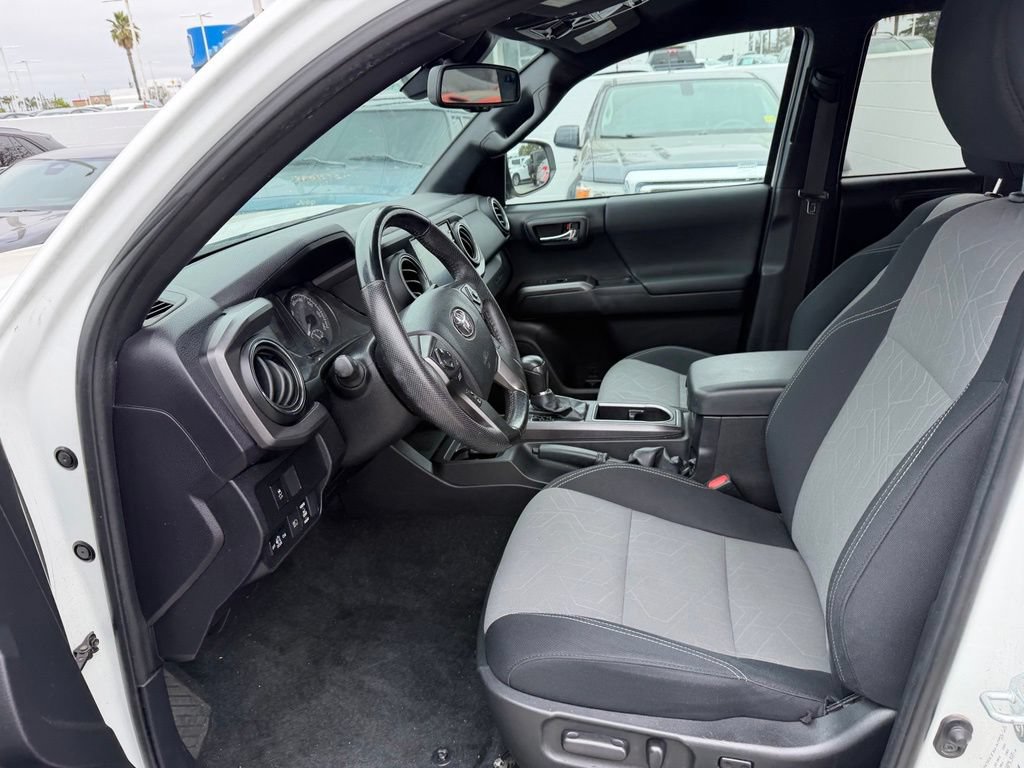Used 2023 Toyota Tacoma TRD Off-Road w/ Black Out Package (TMS) AWD/4WD image 8