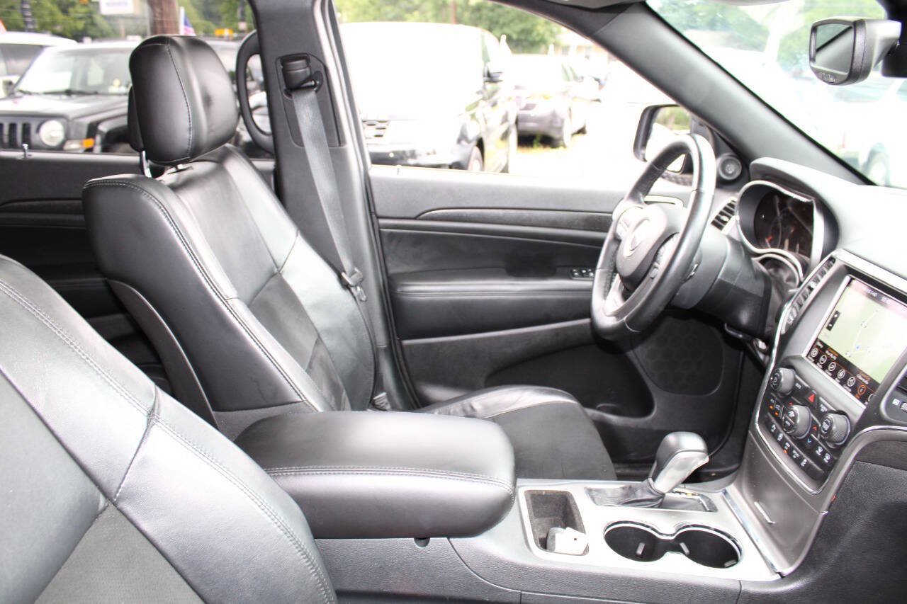 Used 2018 Jeep Grand Cherokee Altitude AWD/4WD image 11