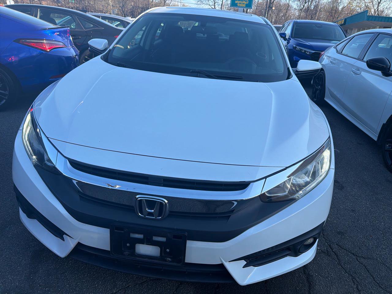 Used 2017 Honda Civic EX-T image 2