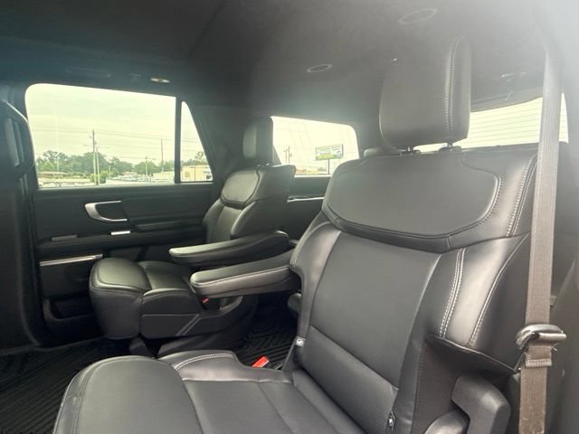 Used 2026 Ford Expedition Platinum w/ Stealth Appearance Package AWD/4WD image 25
