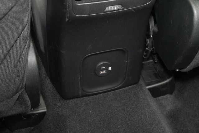 Used 2020 Ford Escape SE image 24