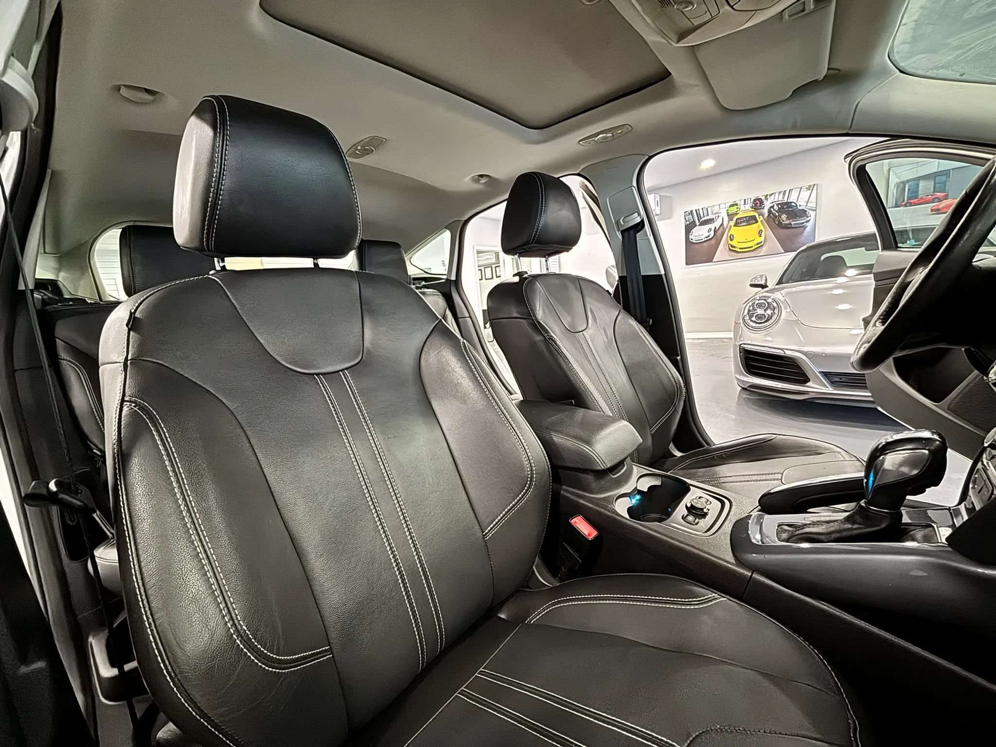Used 2014 Ford Focus Titanium FWD image 19