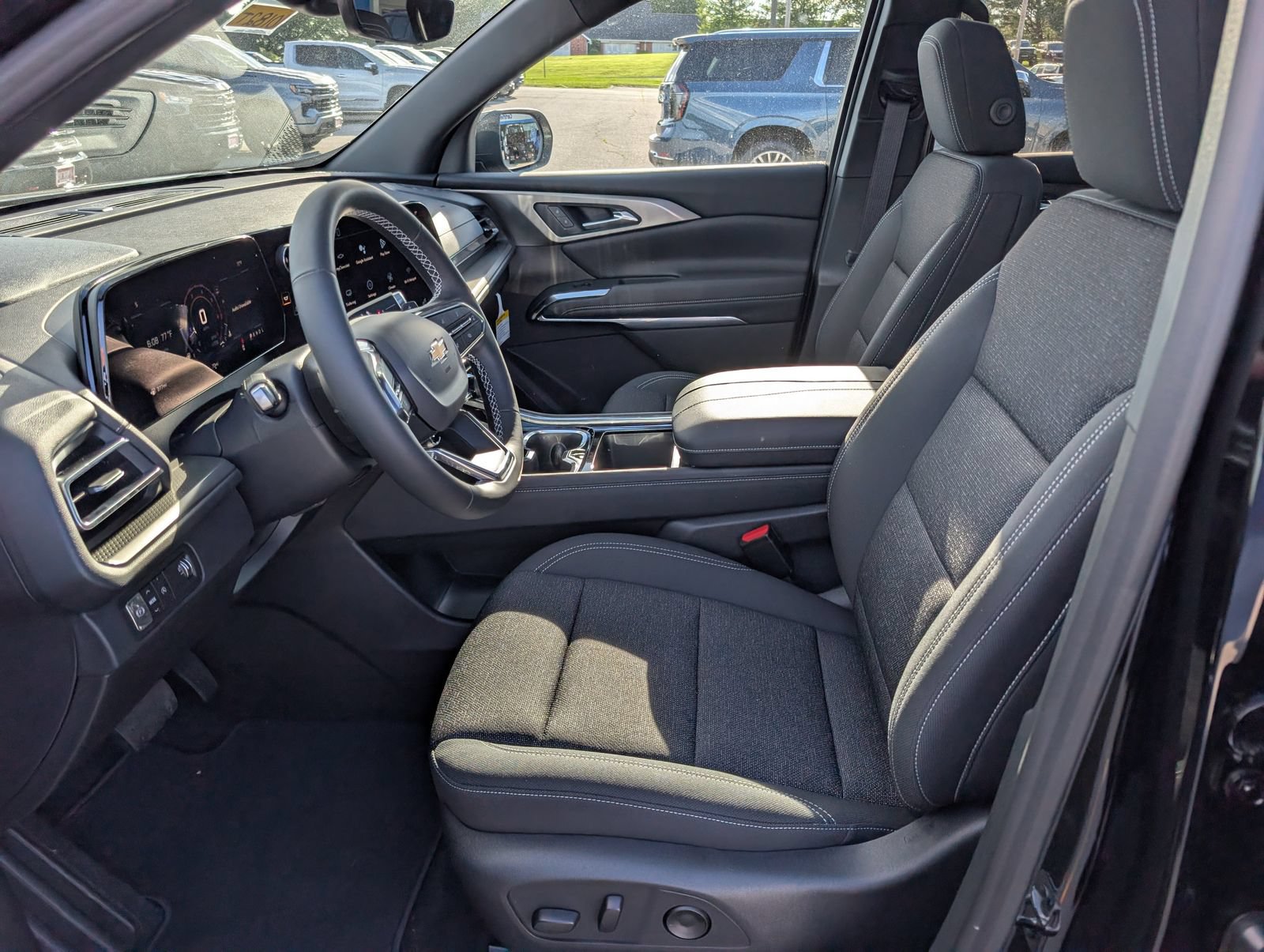 New 2026 Chevrolet Traverse LT w/ Sun and Wheel Package FWD image 14