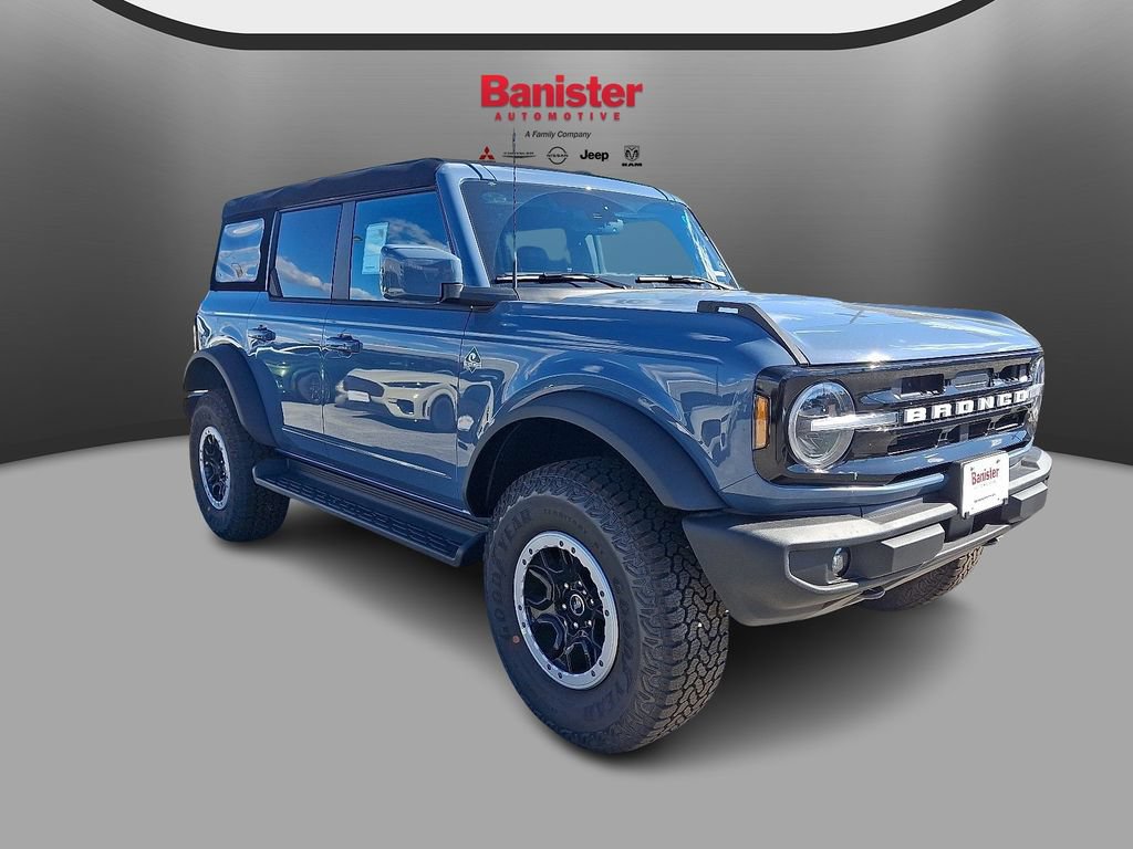 New 2025 Ford Bronco Outer Banks w/ Sasquatch Package AWD/4WD image 2
