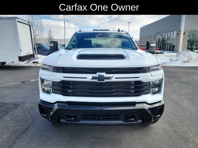 Used 2024 Chevrolet Silverado 2500 Custom w/ Custom Value Package image 2