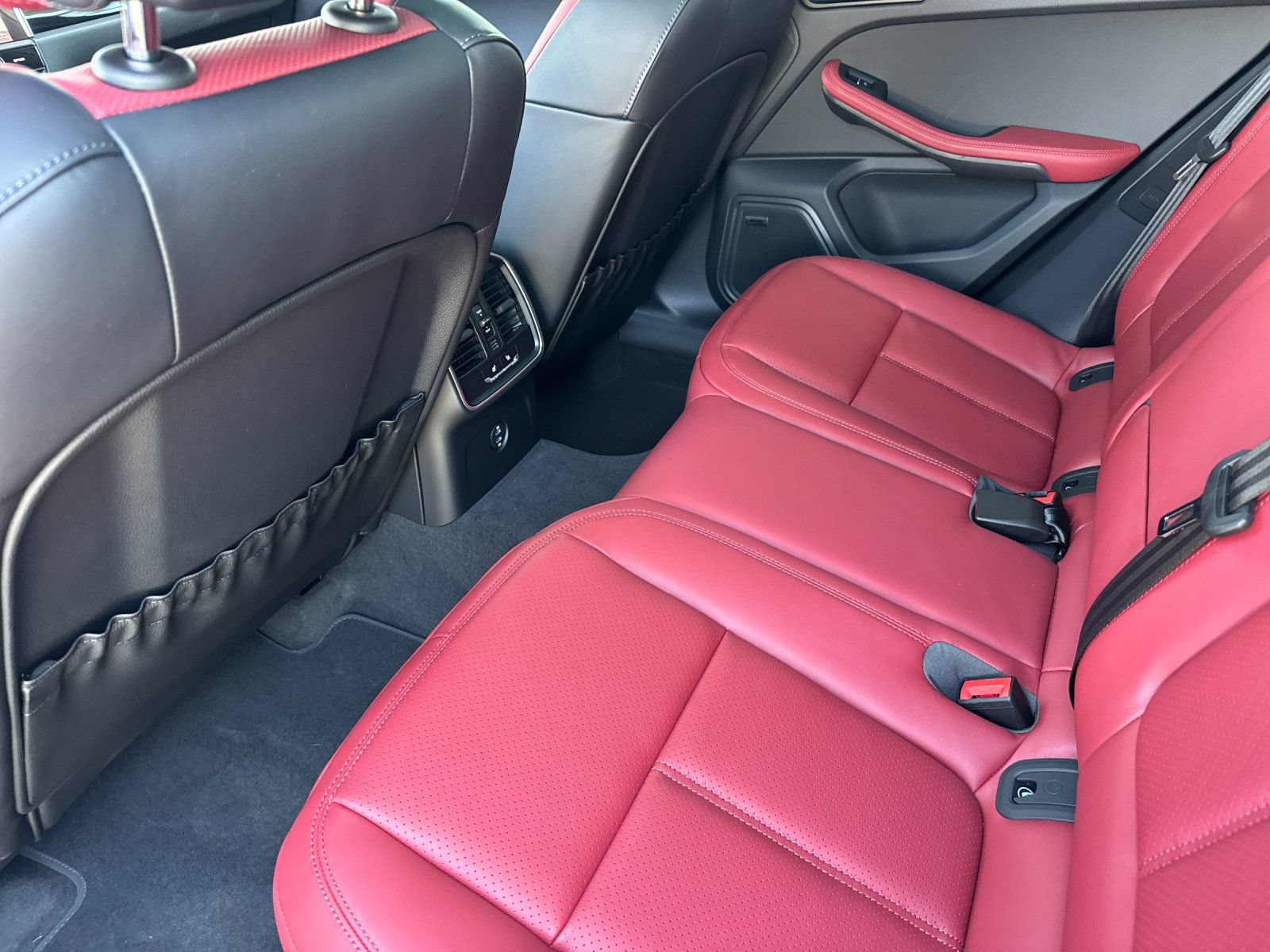 New 2026 Porsche Macan AWD/4WD image 13