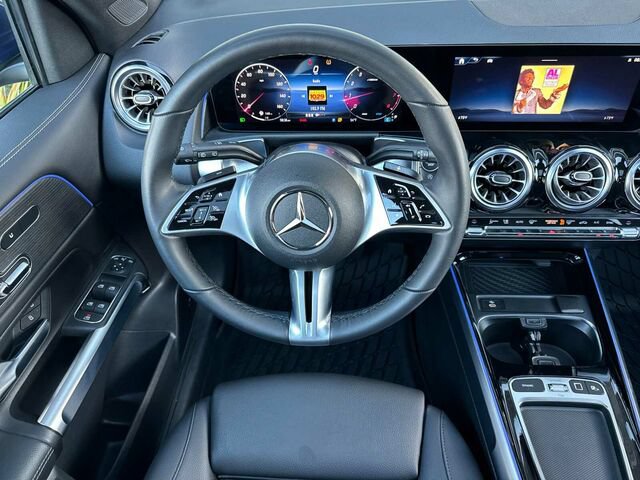 Used 2026 Mercedes-Benz GLB 250 4MATIC image 16