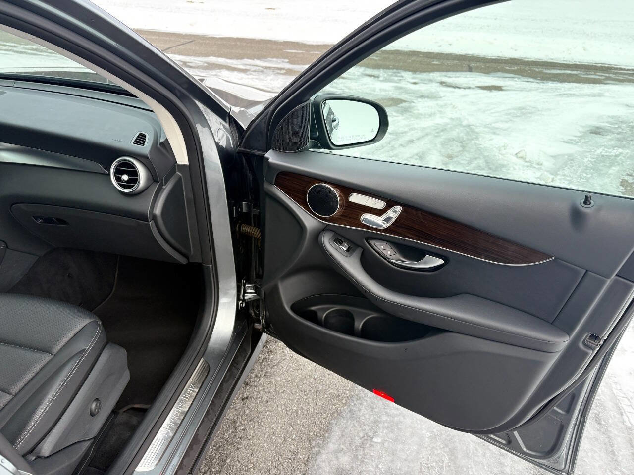 Used 2016 Mercedes-Benz GLC 300 4MATIC image 21