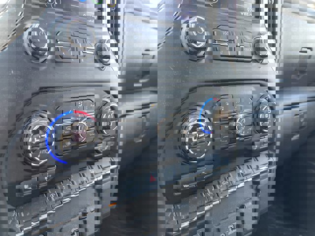 Used 2021 Chevrolet Silverado 1500 LT AWD/4WD image 11