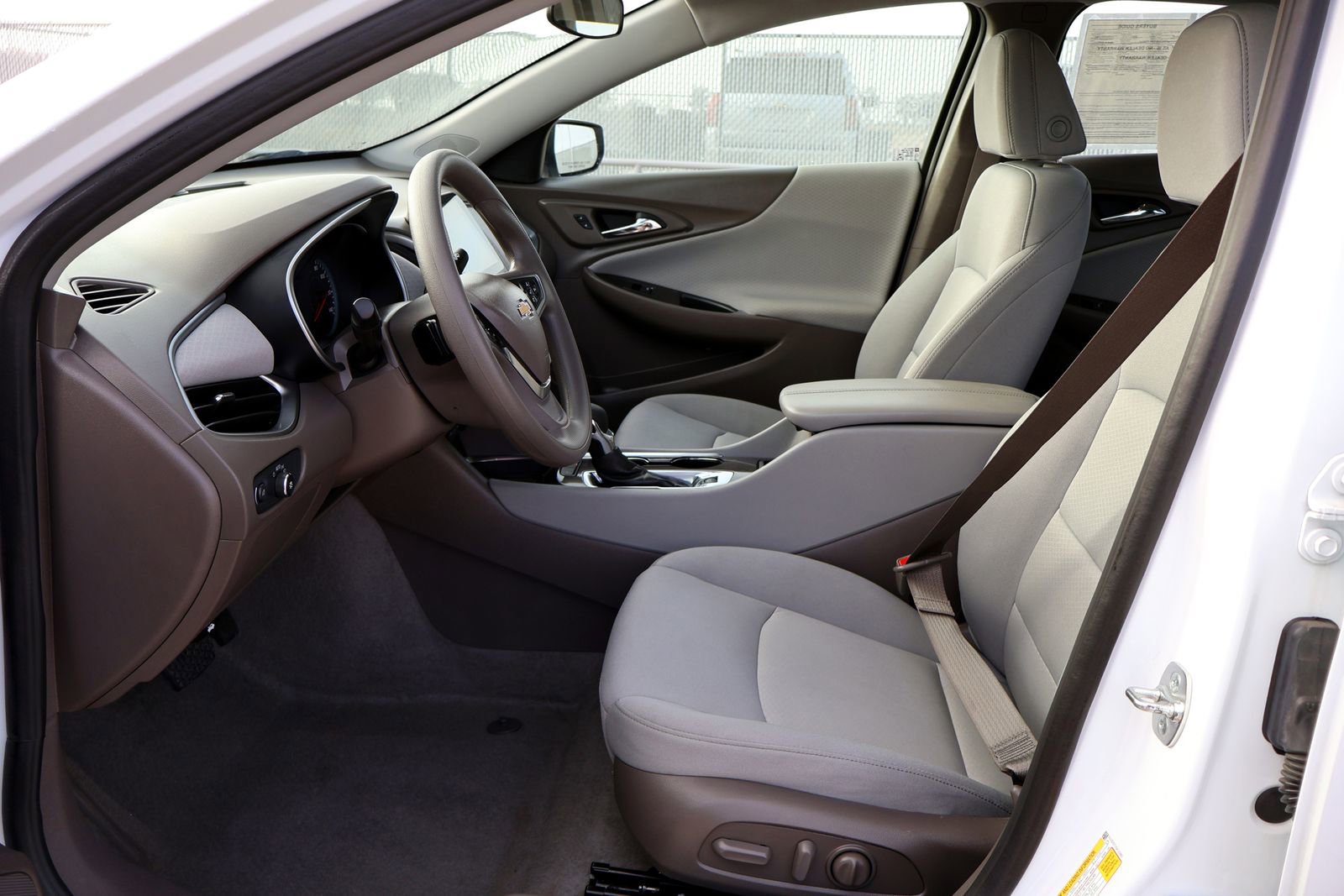 Used 2025 Chevrolet Malibu LT image 23