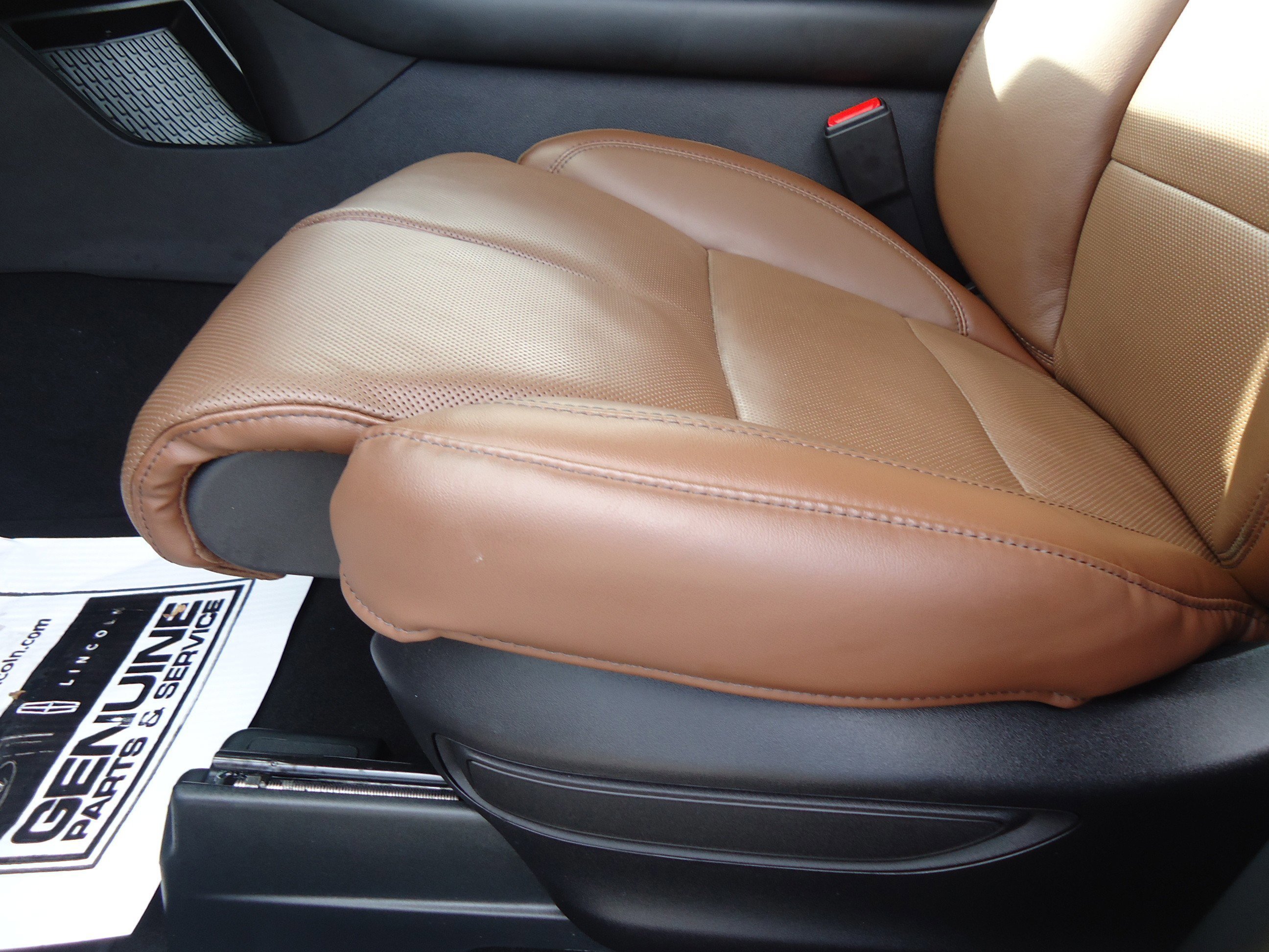 Used 2024 Lincoln Aviator Reserve w/ Equipment Group 201A image 26