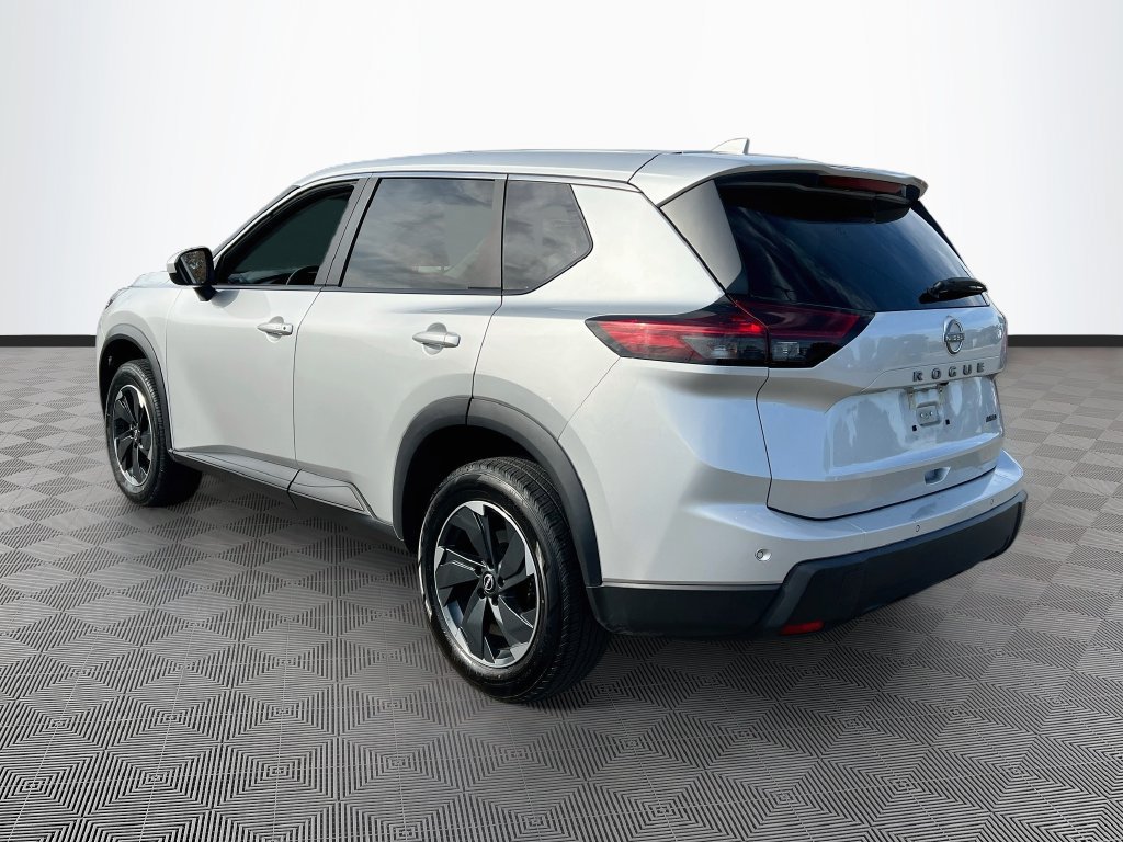 Used 2025 Nissan Rogue SV AWD/4WD image 5