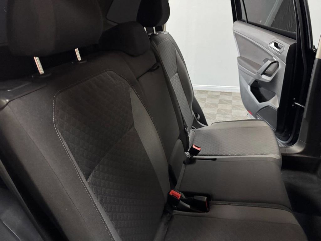 Used 2019 Volkswagen Tiguan S FWD image 49