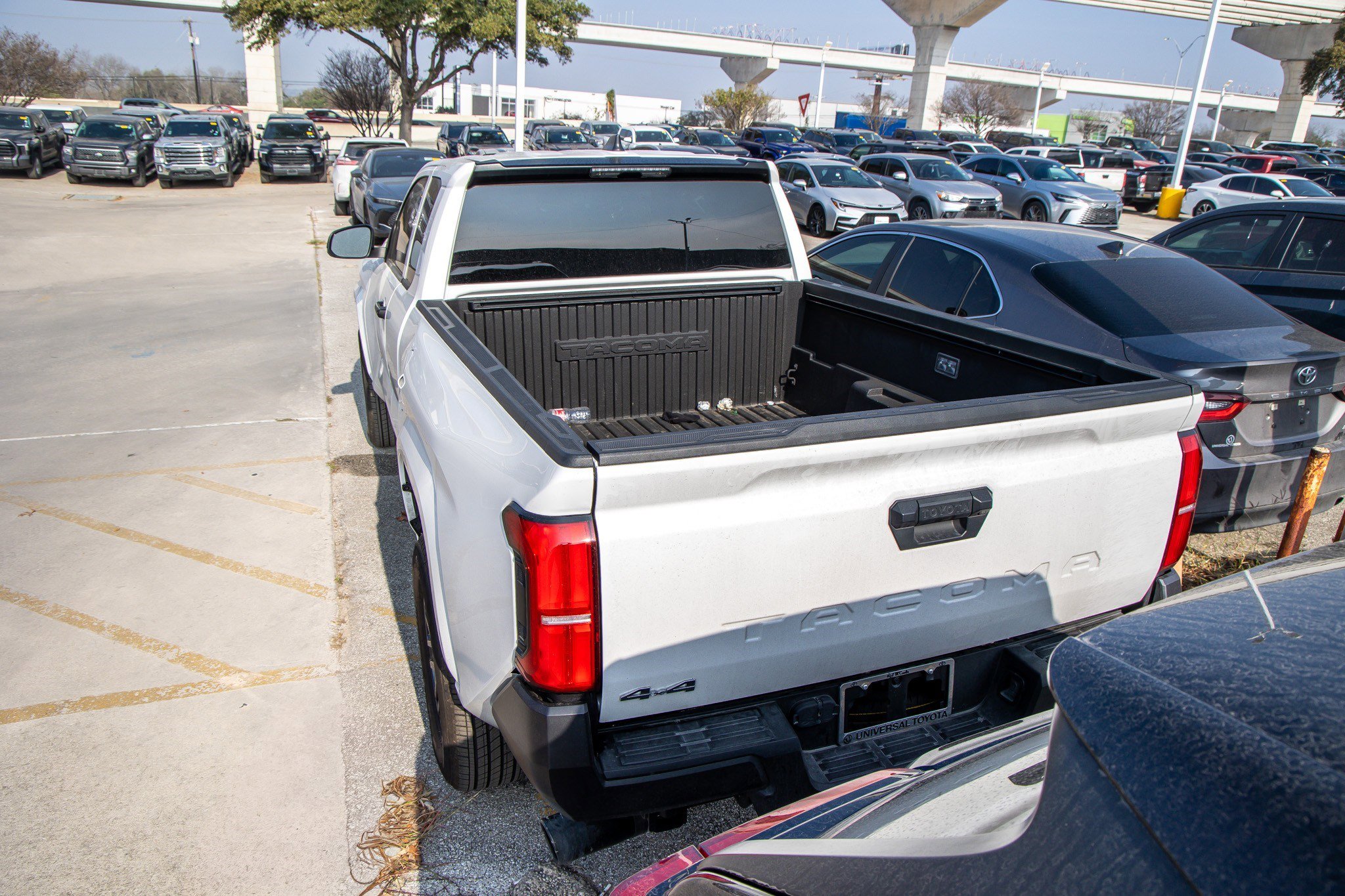 Used 2025 Toyota Tacoma SR image 11